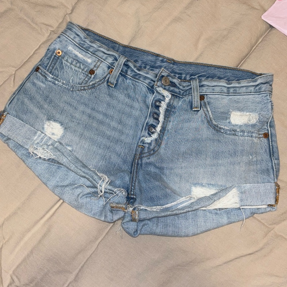 Low-rise Levi Jean shorts